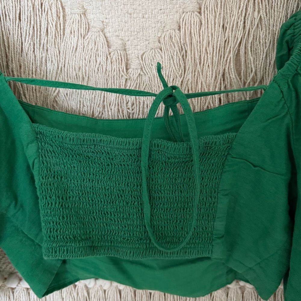 Green Puff Sleeve Crop Top - Picture 8 of 8